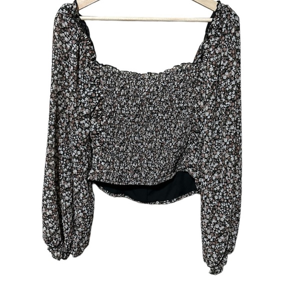 NWT - ASTR the Label Floral Ruched Sweetheart Neck Top - Size Medium - Picture 6 of 7